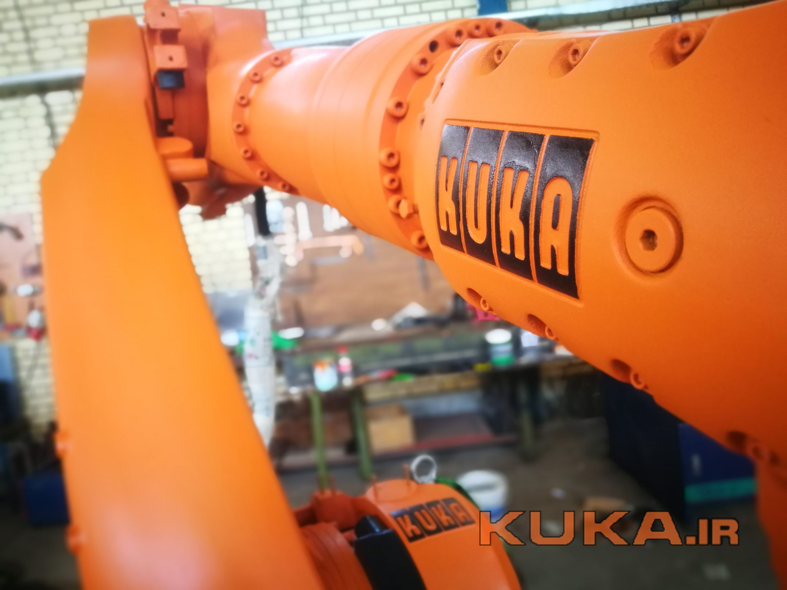 ربات های صنعتی KUKA